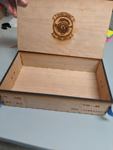 Load image into Gallery viewer, Weapon / Pistol display crate